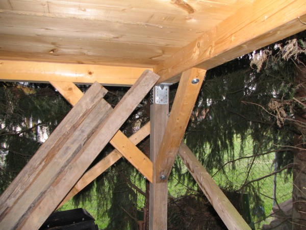 Verstrebung der Bodenkonstruktion 02